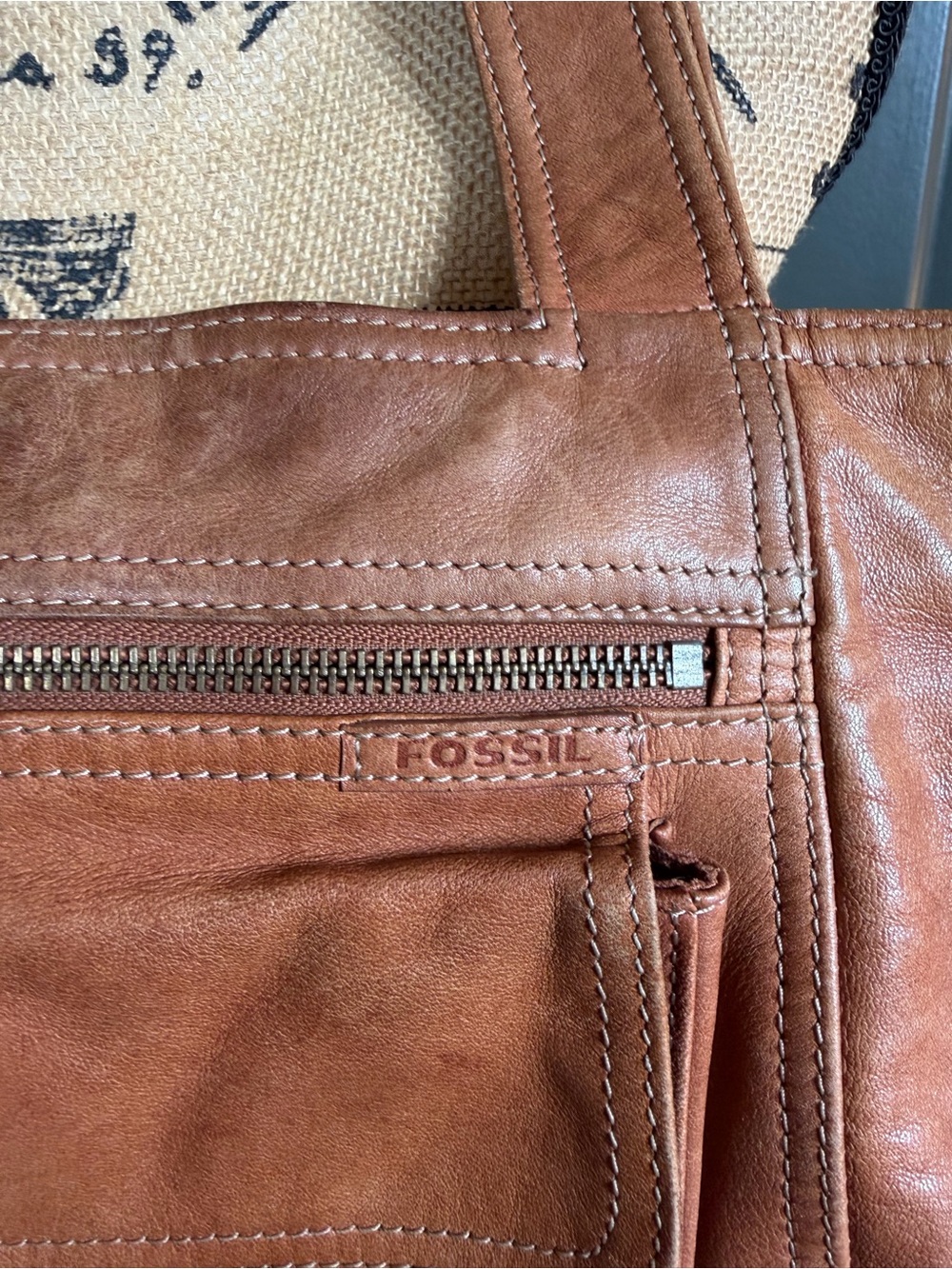 Fossil Chestnut Brown Leather Messenger Tote/Purse. Soft leather. Vintage Y2K - Picture 6 of 11